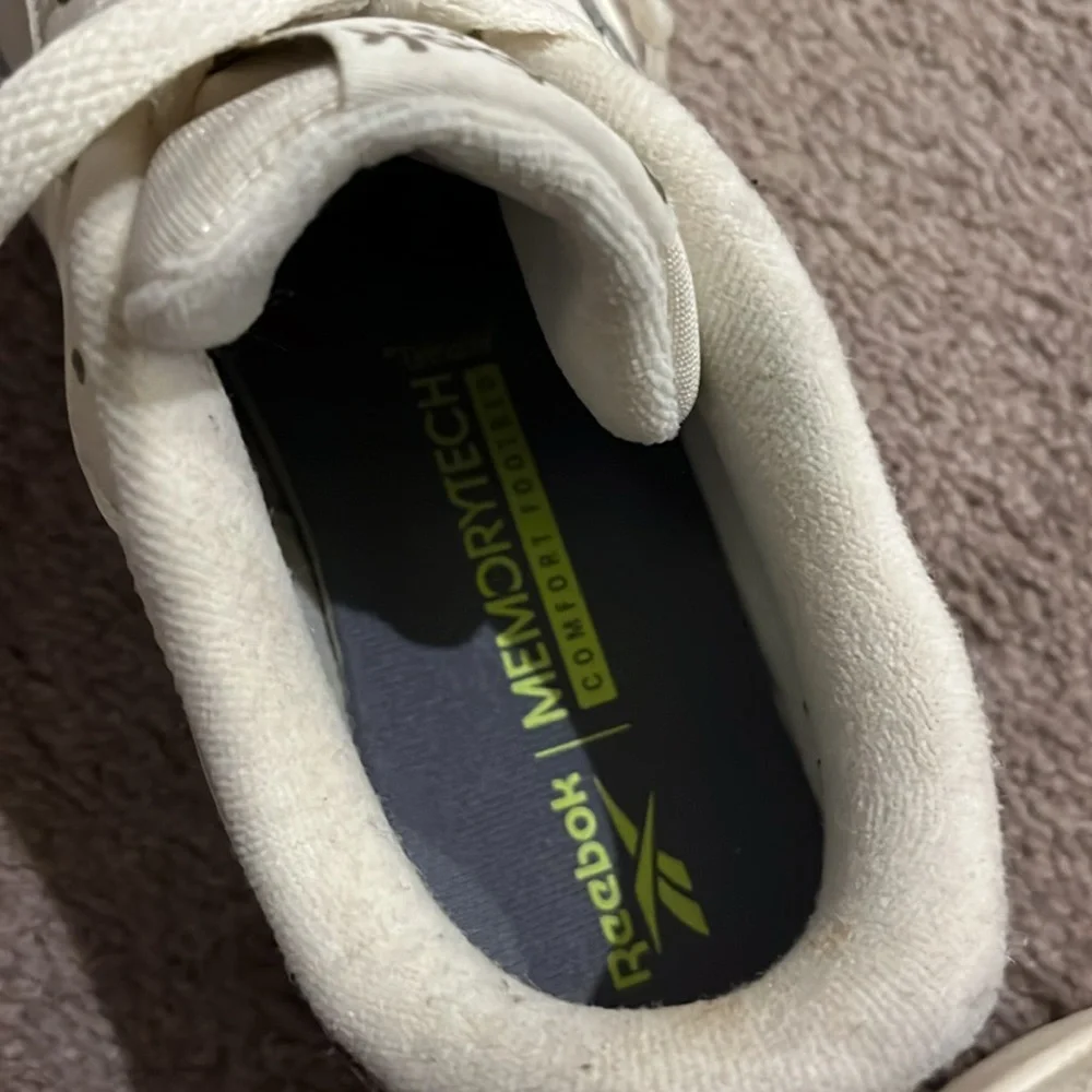 Womens Off White Reeboks - Picture 2 of 5